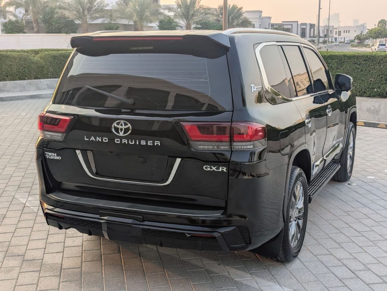 Toyota Land Cruiser GXR 2017 Toyota Land Cruiser GXR Diesel Specs Facelifted 2026 V8 4.5L Well-maintained