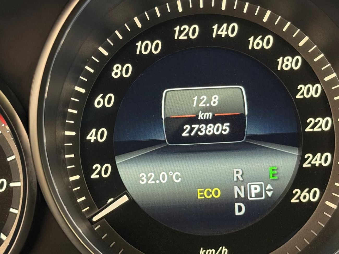 مرسيدس بنز E 350 سبورتس مرسيدس بنز الفئة E - سيارة سيدان ألمانية فاخرة. استمتع بتجربة هندسة ألمانية فائقة، وراحة استثنائية،