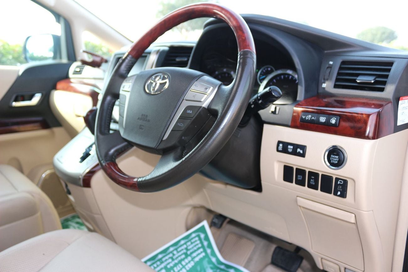 Toyota Alphard For export, the steering wheel is on the right side.