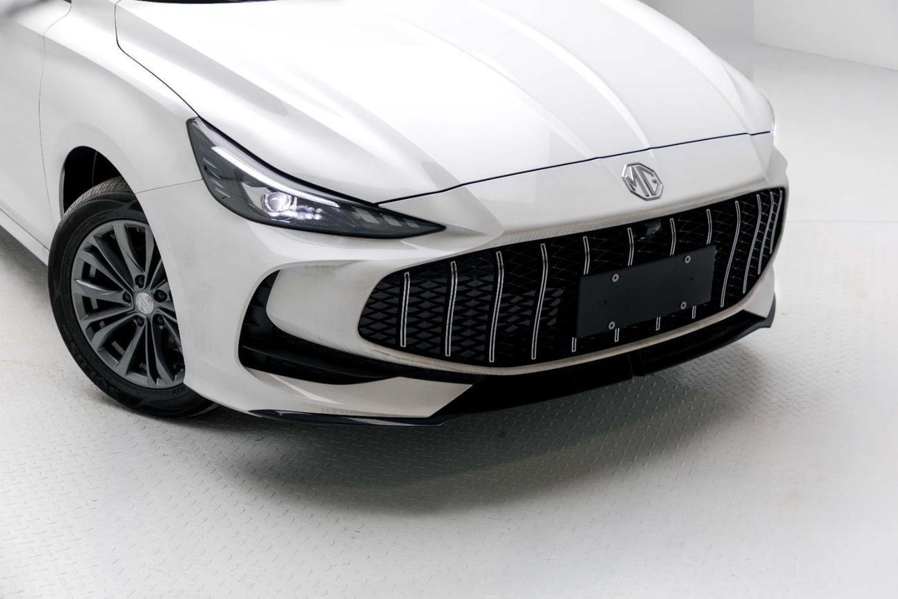 MG 5 LUX 1.5L - WHITE INSIDE BLACK | EXPORT ONLY