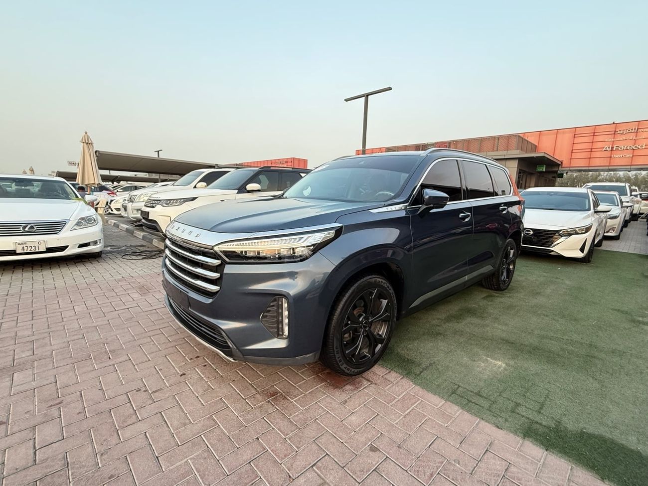 إكسيد VX FLAGSHIP 7 Seats / 7-Seater (7 مقاعد) Panoramic Sunroof (فتحة سقف بانوراما) Leather Seats (مقاعد جلد) 360-