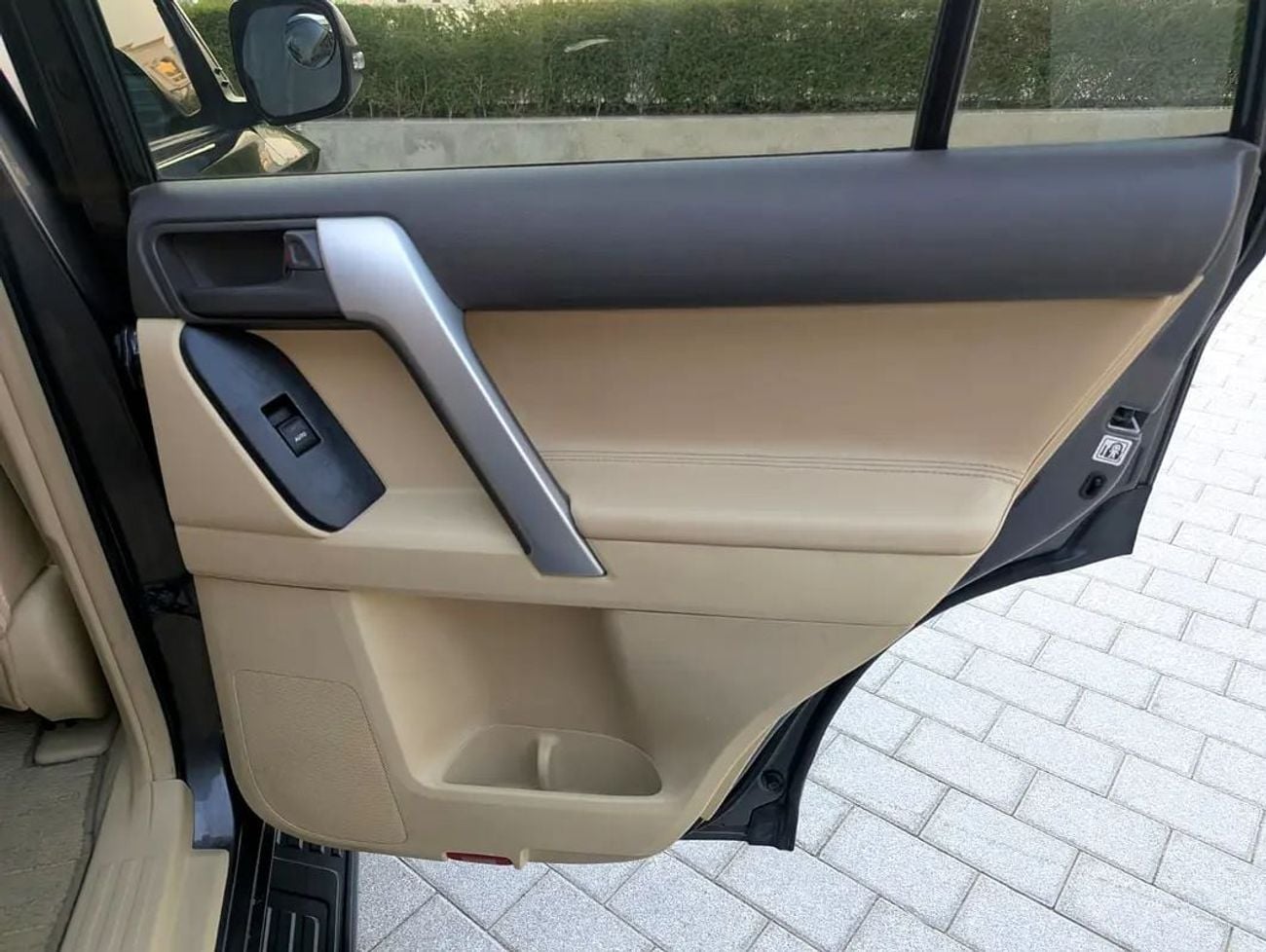 تويوتا برادو 60TH مواصفات خليجية، موديل 60، محرك V6 سعة 4.0 لتر، بحالة ممتازة