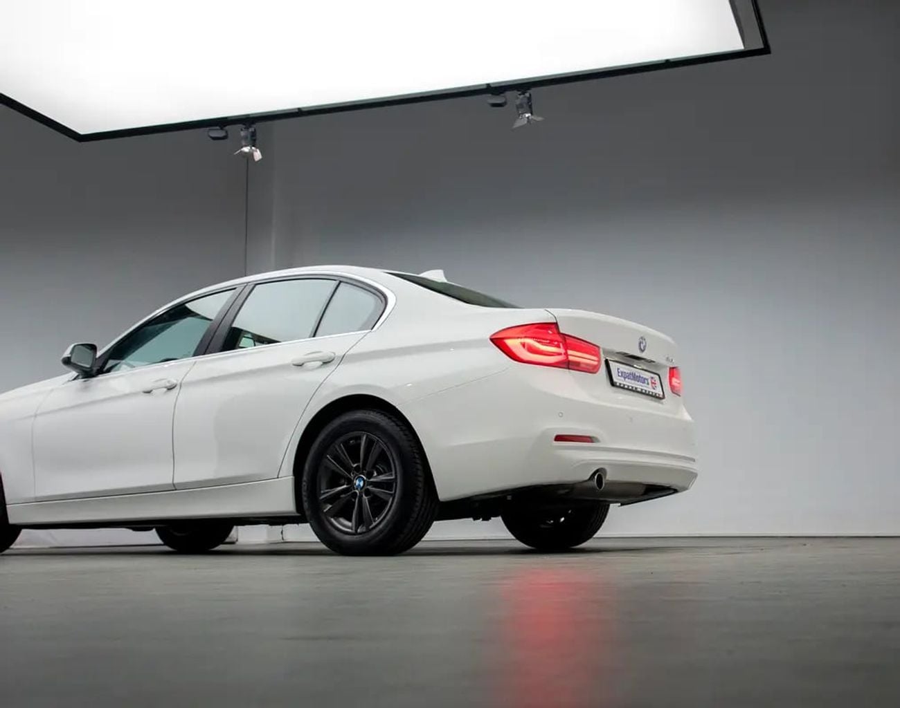 BMW 318i STANDARD 0% Down Payment Available • Full Service History • GCC