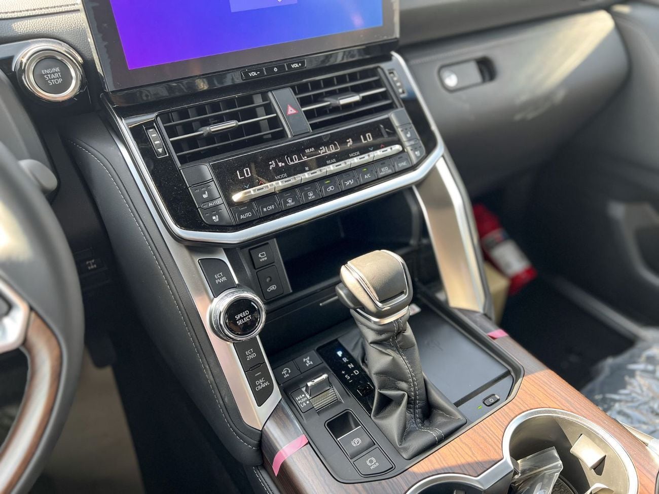 Toyota Land Cruiser EXPORT ONLY - 2026 LC300 VX 4.0L (Black Interior) (GCC Specification)
