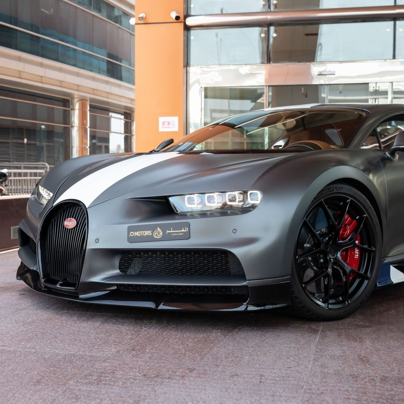 بوغاتي شيرون 2021 BUGATTI CHRION (1 OF 20) DONE 6000KM (4 YEARS WARRANTY+ SERVICE)