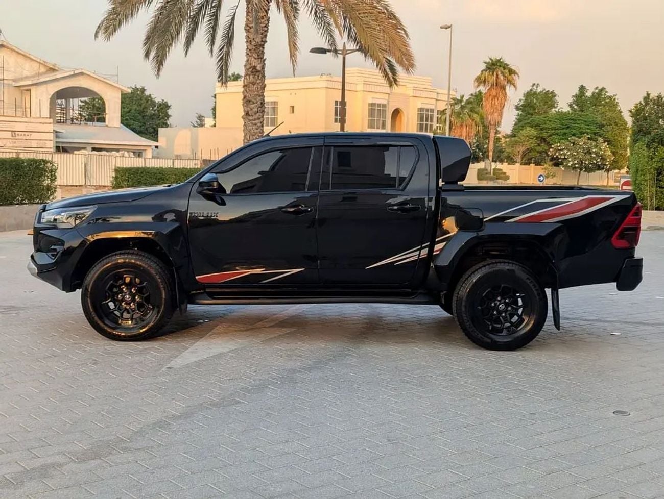 Toyota Hilux GLX 2018 Toyota Hilux 4X4 GR Sport GCC Specs Facelifted 2025 V4 2.7L Interior & Exterior Well-maintaind
