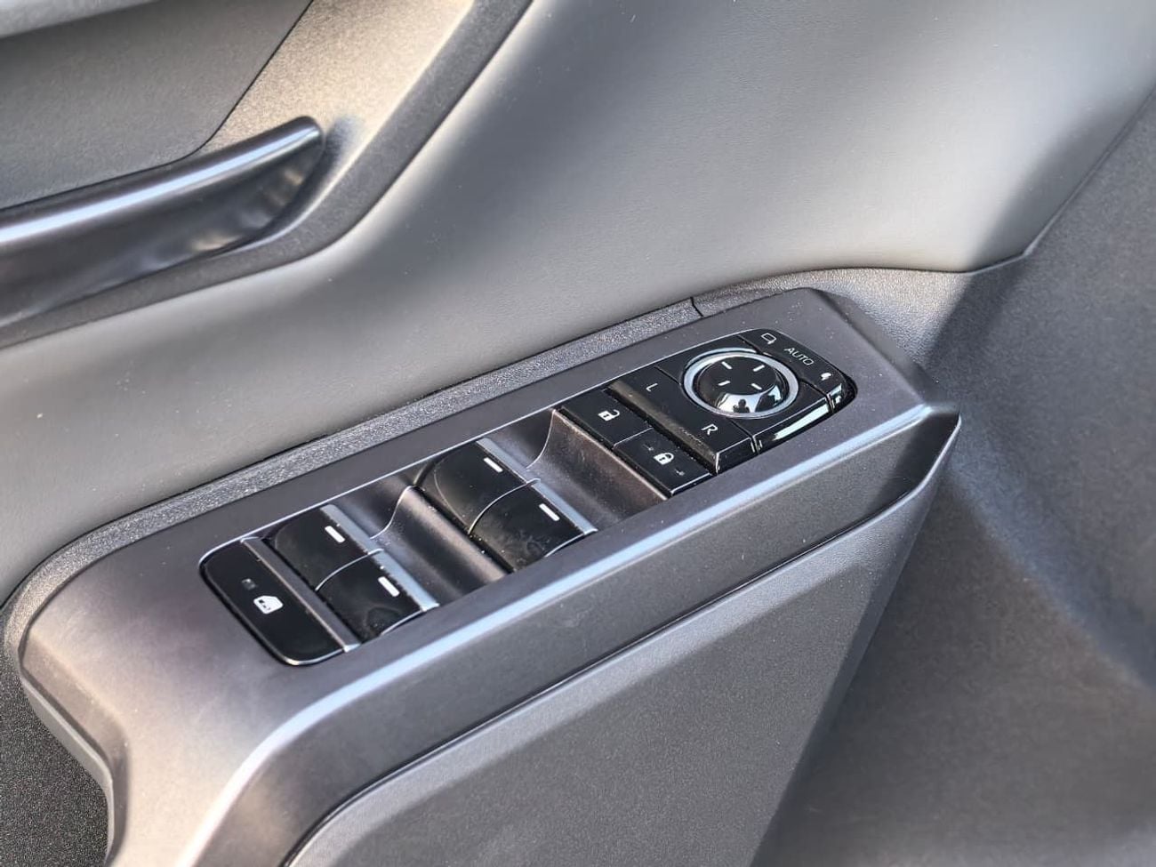Toyota RAV4 2.5L V4 HYBRID | PWR WITH LEATHER SEATS | PANORAMIC ROOF | LUXURY EDITION | MY2026