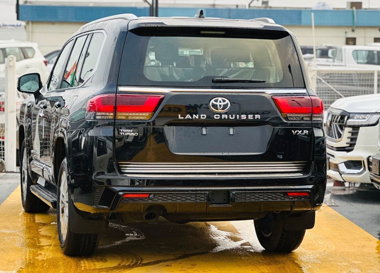 تويوتا لاند كروزر VXR