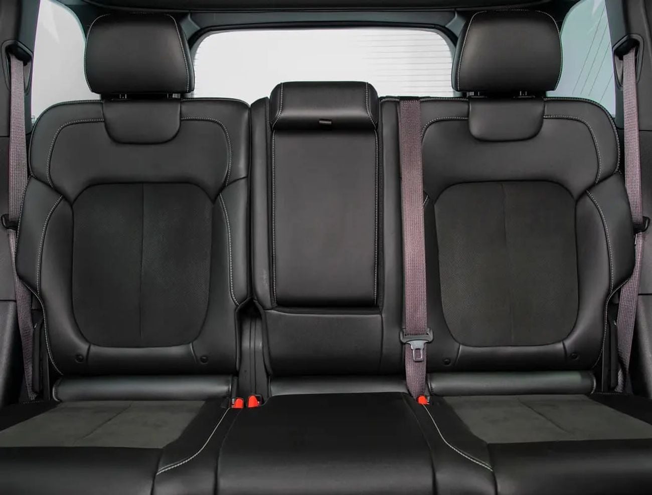 Jeep Grand Cherokee ALTITUDE Black Edition • 0% DP Available • FDSH • Warranty • GCC Specs
