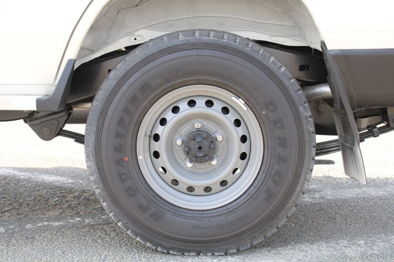 Toyota Land Cruiser 70 LC76 LX