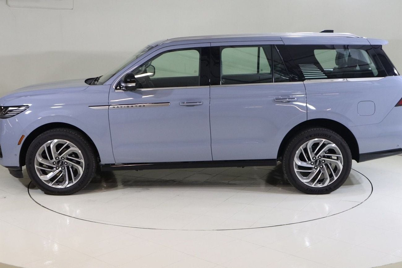 Lincoln Navigator RESERVE N1525 / AL TAYER MOTORS AL QOUZ SHOWROOM