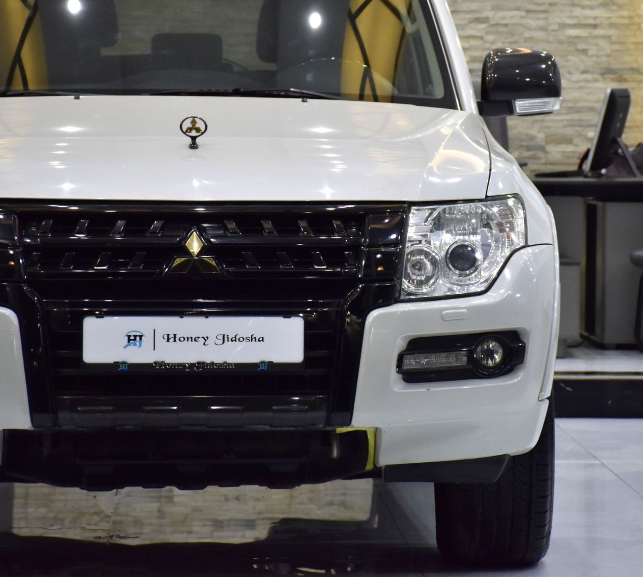 ميتسوبيشي باجيرو EXCELLENT DEAL for our Mitsubishi Pajero 3.8L GLS 3 Doors ( 2018 Model ) in White Color GCC Specs
