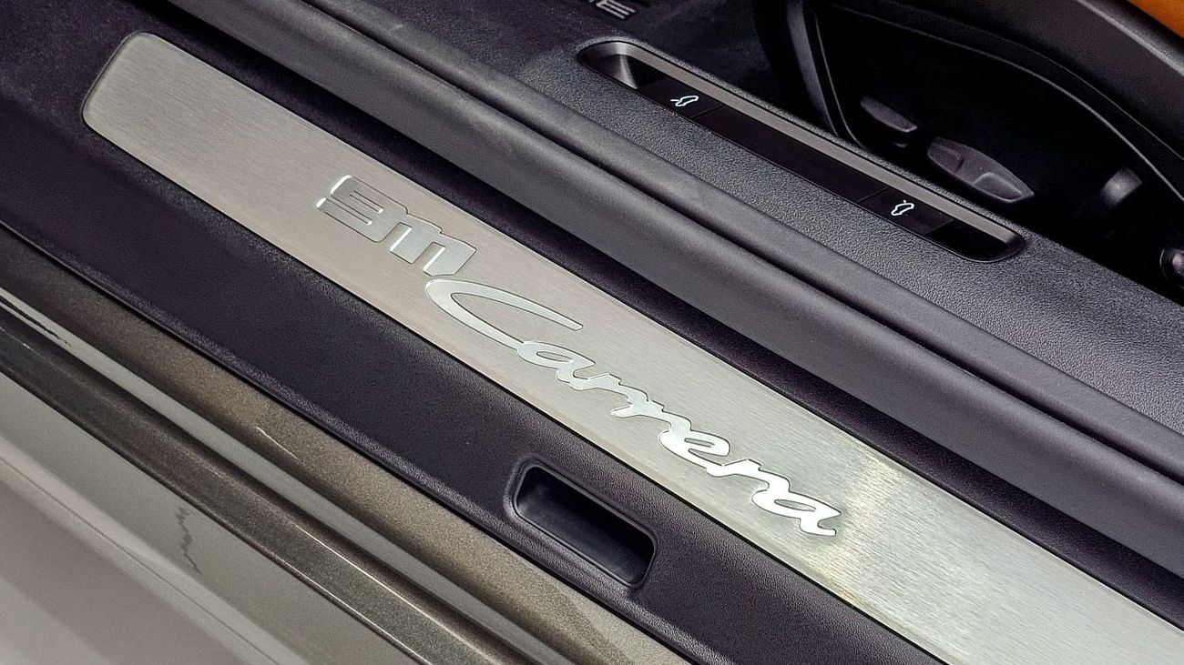 Porsche 911 CARRERA