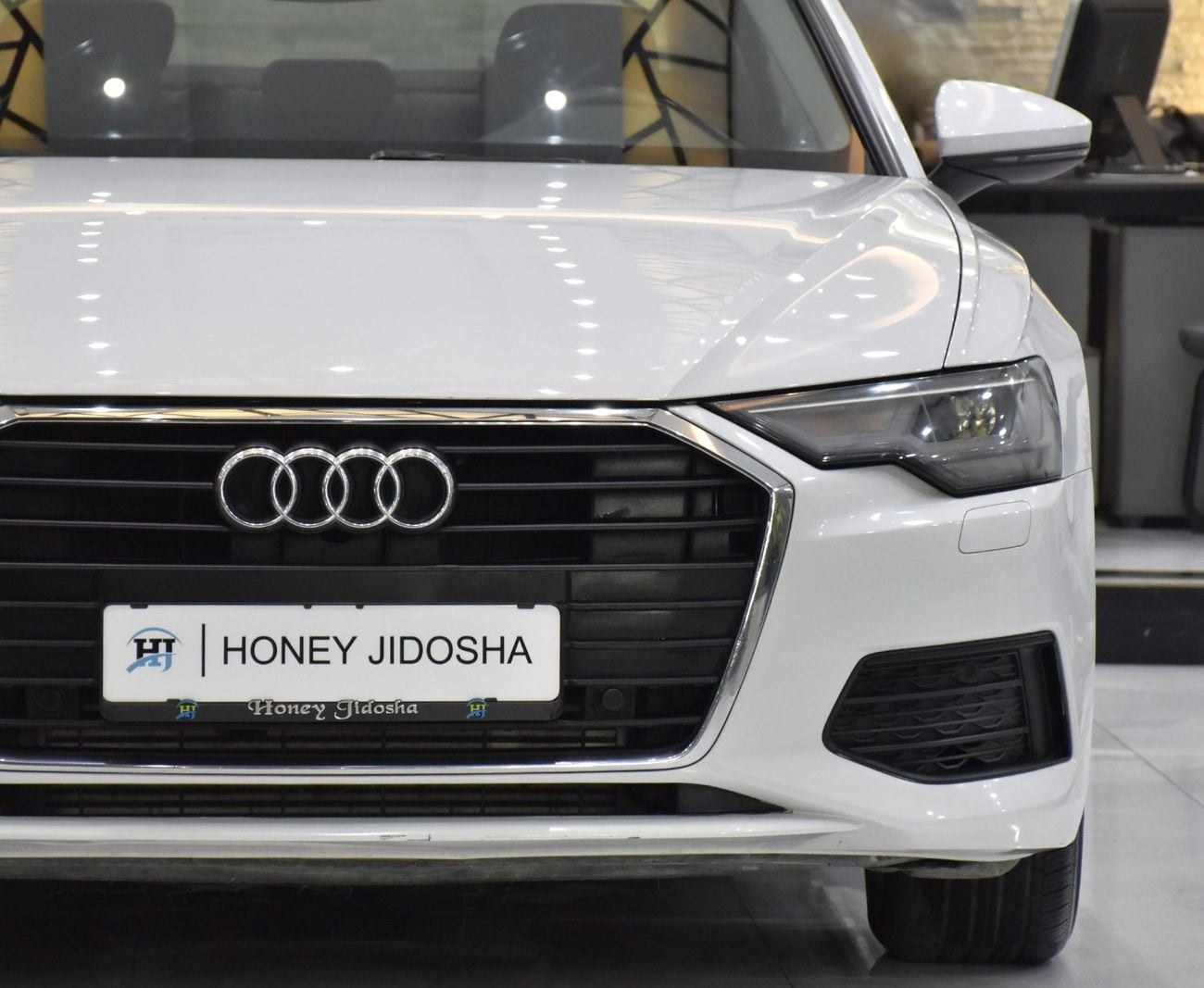 أودي A6 45 TFSI عرض ممتاز لسيارة أودي A6 45TFSi (موديل 2020) باللون الأبيض بمواصفات خليجية