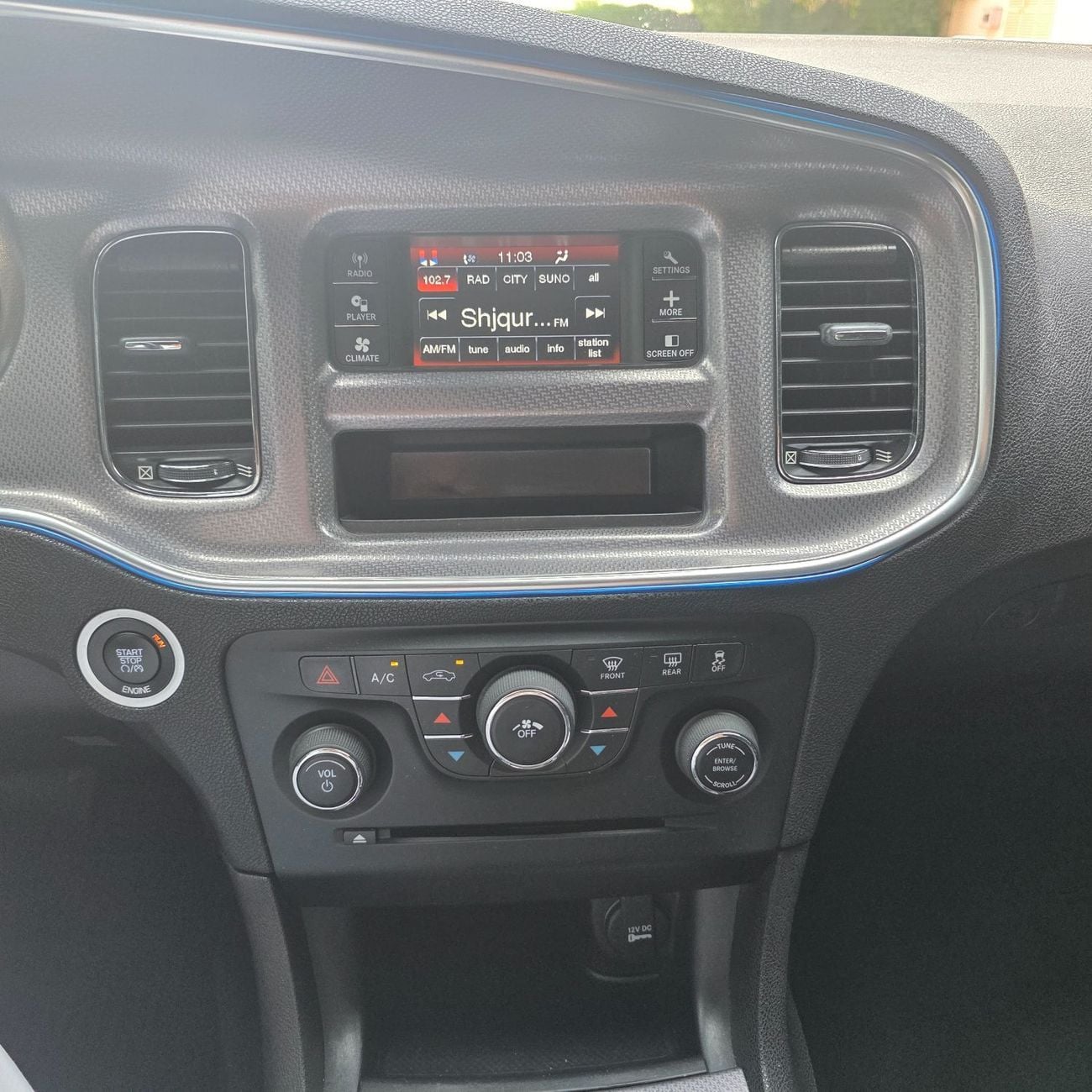 Dodge Charger SE