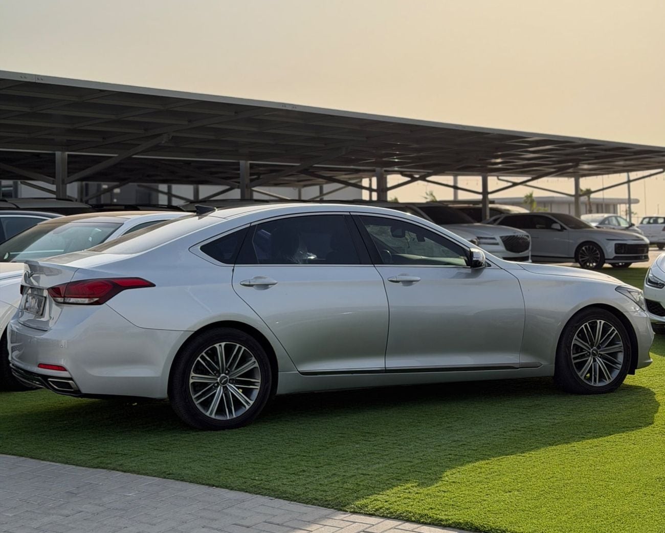 Genesis G80 BASE Genesis G80