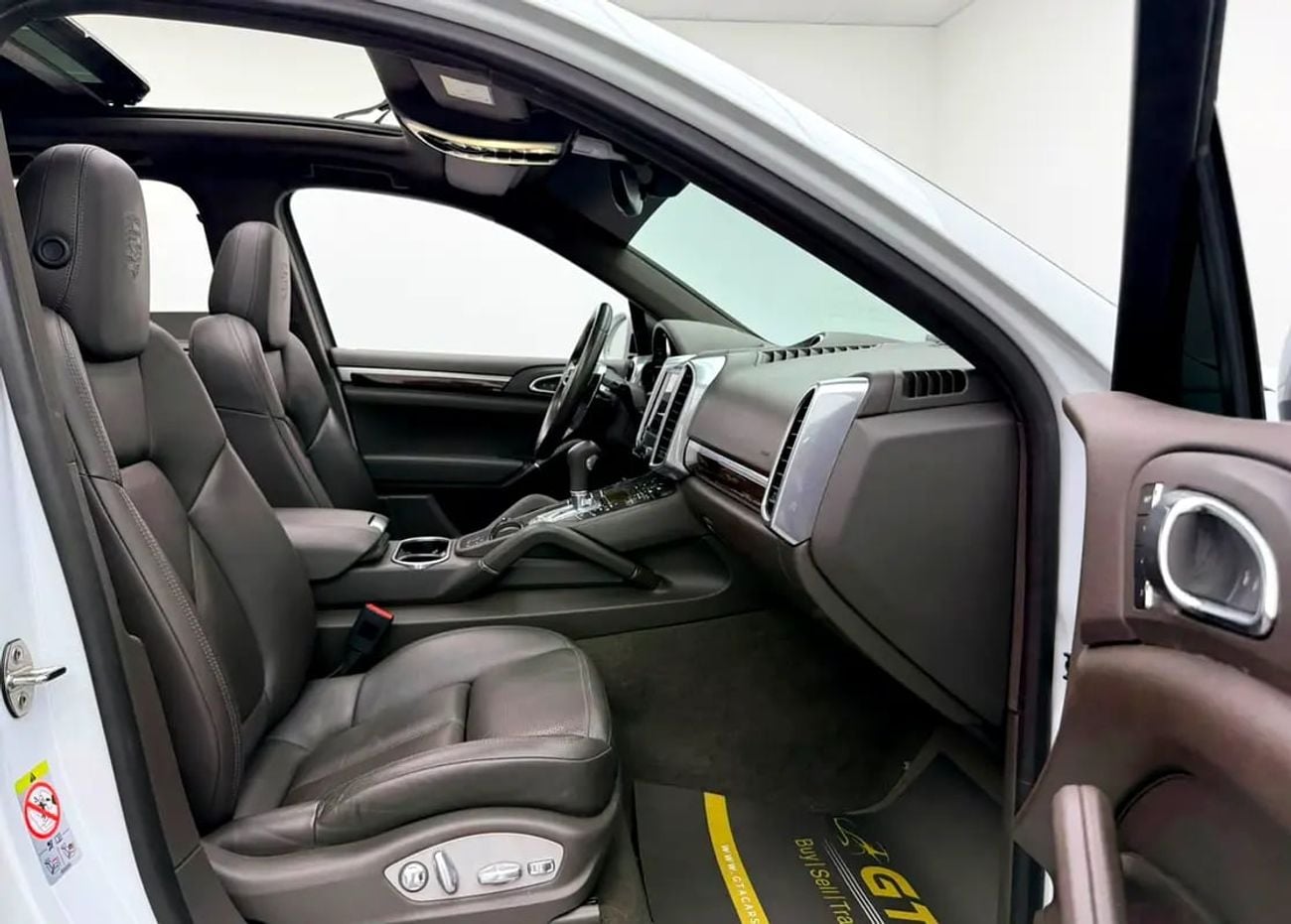 Porsche Cayenne PLATINUM EDITION Platinum, Service History, Fully, Loaded, Excellent Condition, GCC