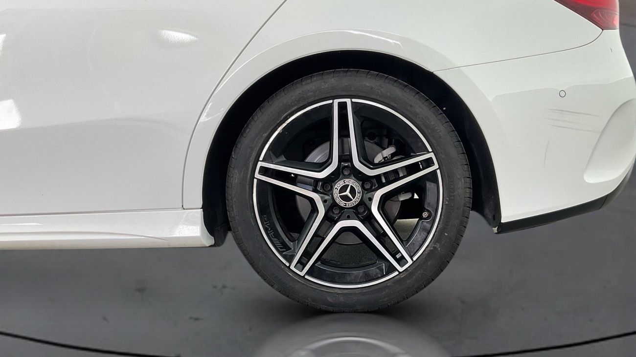 Mercedes Benz A200 STANDARD | Guaranteed Warranty | 0 Down Payment