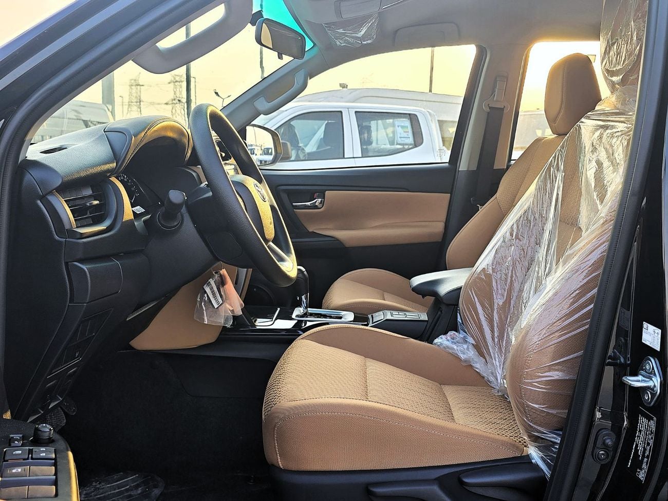 Toyota Fortuner Fortuner SR5 2.7L A/T 4WD SUV 7Seats GCC Black Color 2026 Toyota Fortuner SR5 2.7l A/T 4WD GCC Black Color 2026 Model