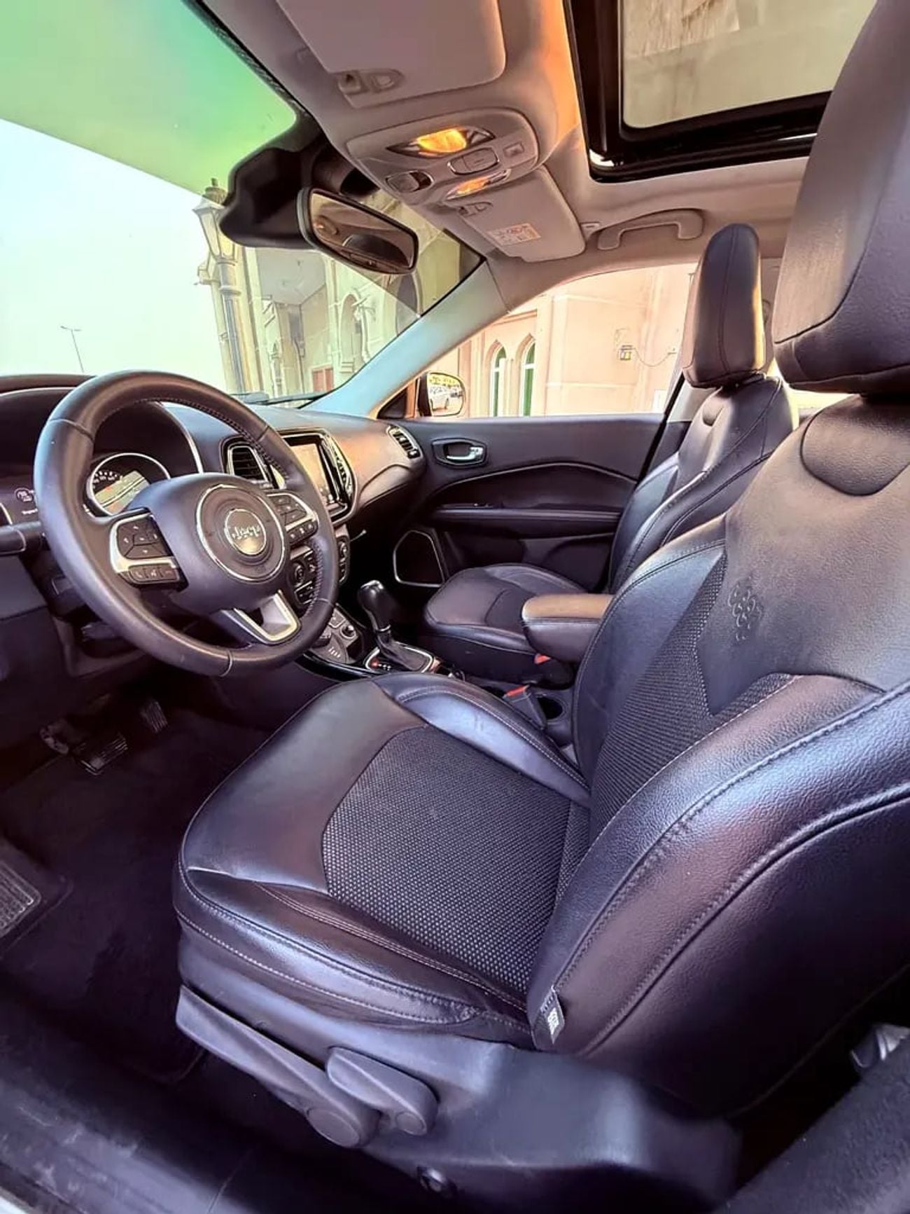 جيب كومباس ليميتد | GCC Specs | Low Mileage | Excellent Condition