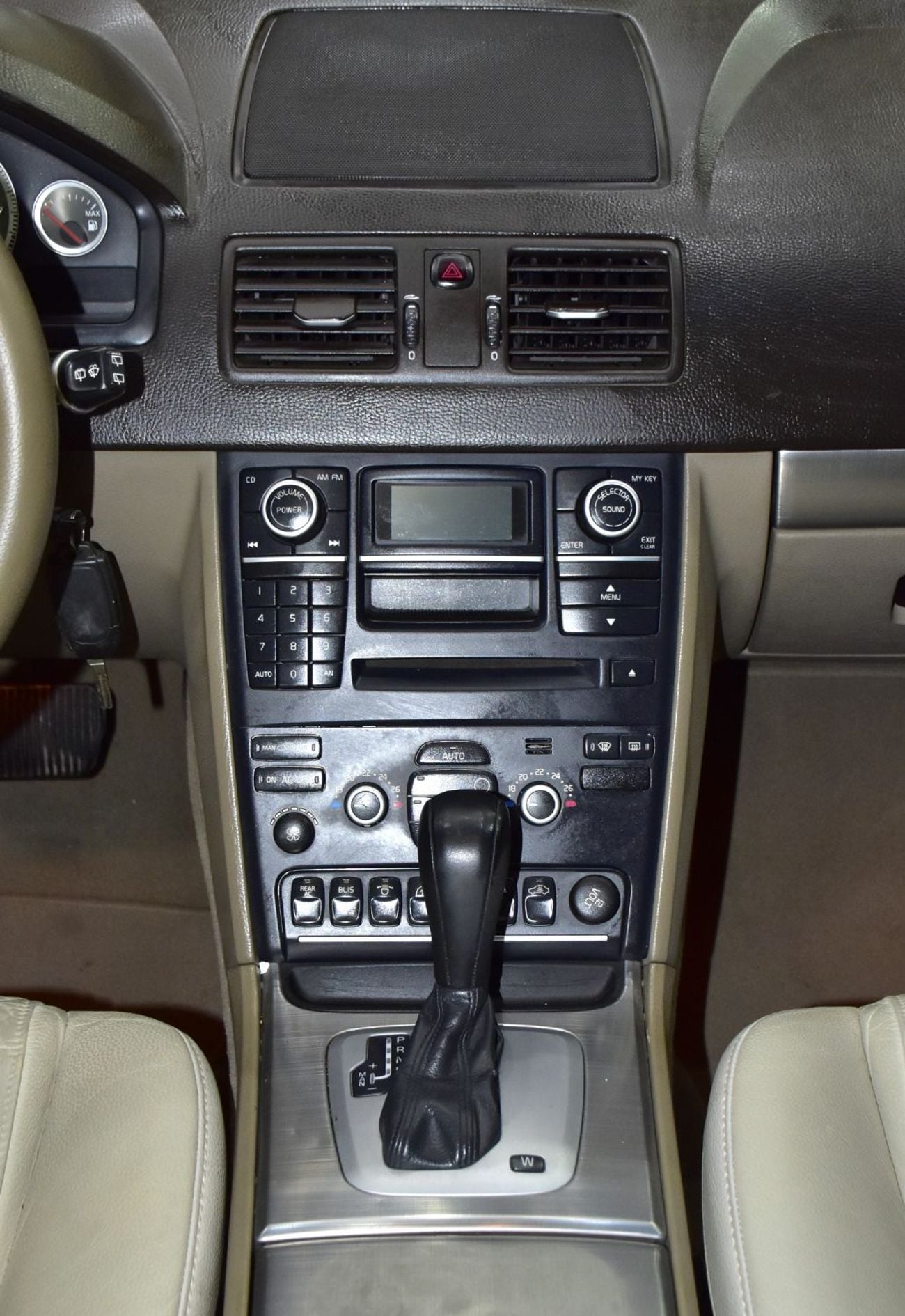 Volvo XC90 EXECUTIVE EXCELLENT DEAL for our Volvo XC90 3.2 AWD ( 2011 Model ) in Red Color GCC Specs