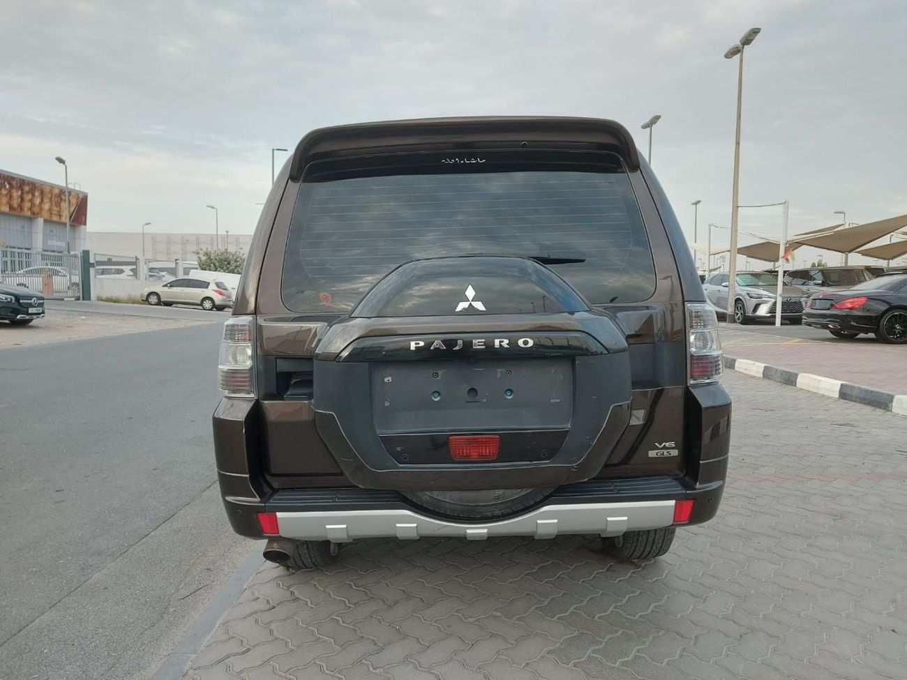 ميتسوبيشي باجيرو GLS MIDLINE