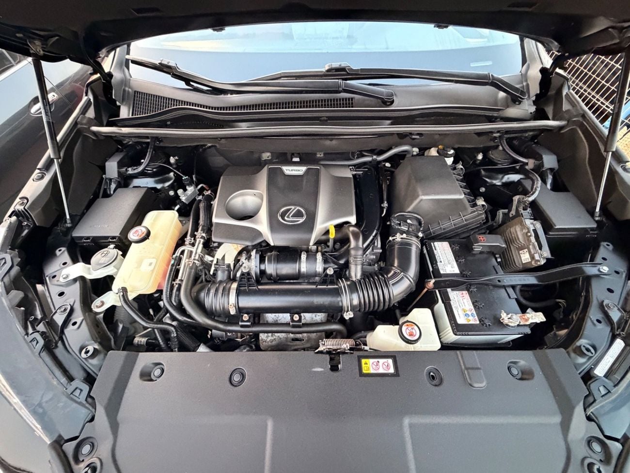 لكزس NX 300 إف سبورت لكزس NX300 F-SPORT 4x4 موديل 2019، كاملة المواصفات، مستوردة من الولايات المتحدة الأمريكية