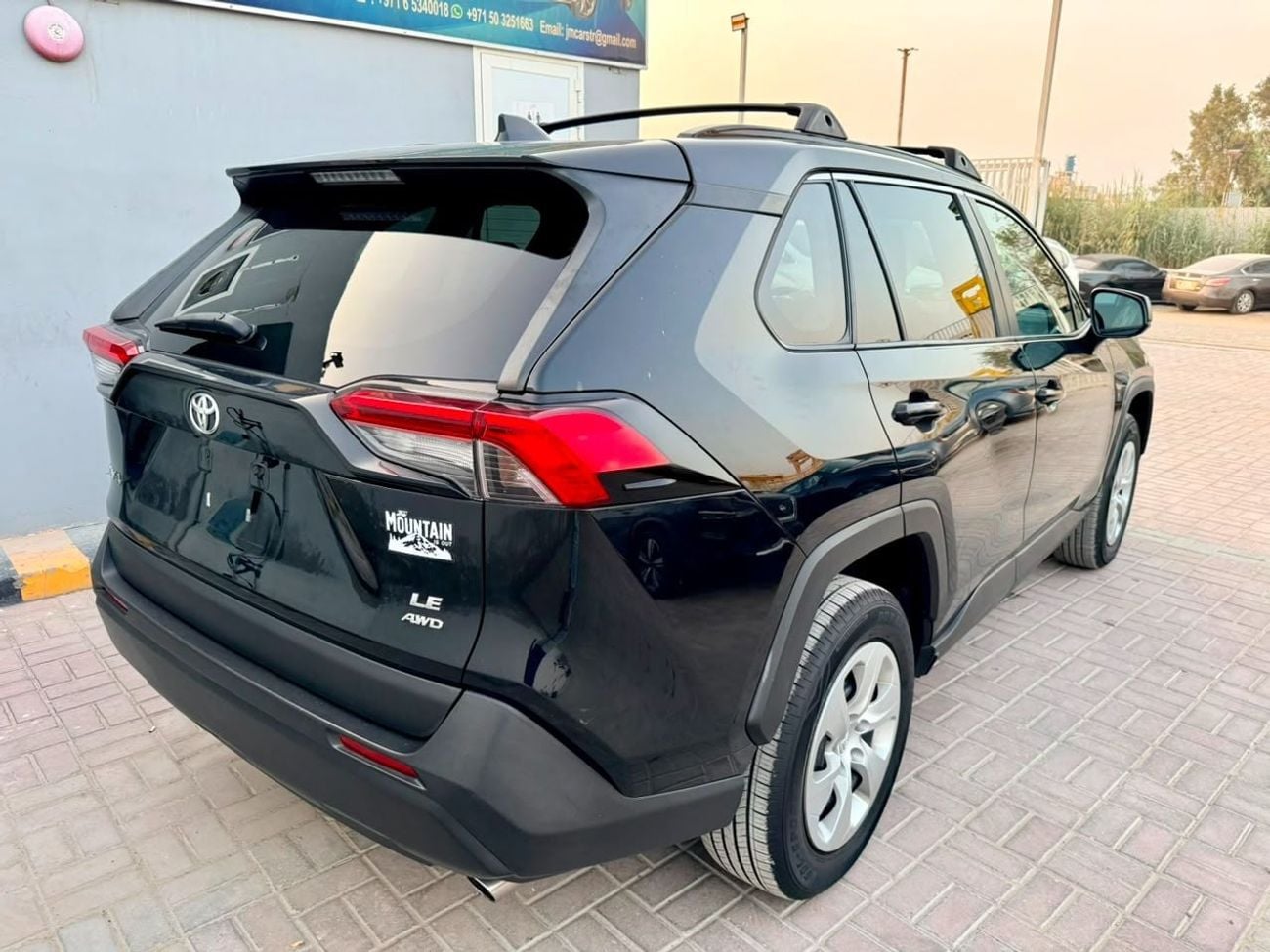 Toyota RAV4 LE