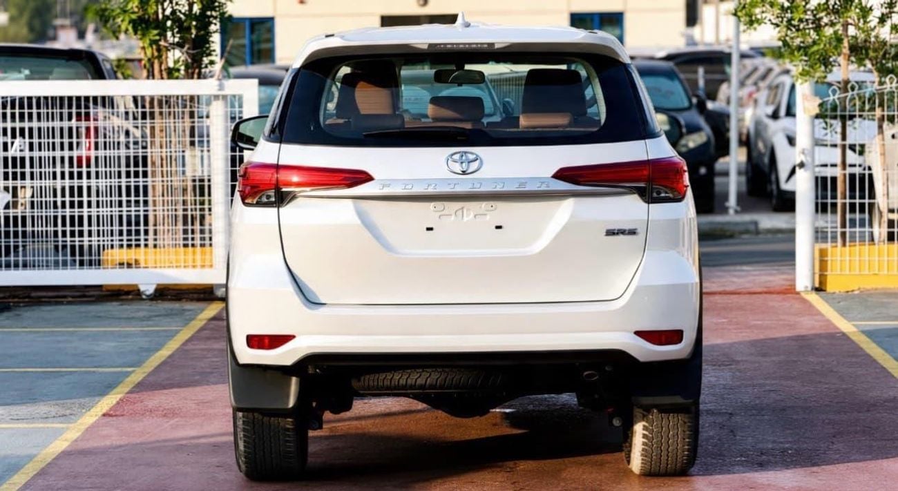 Toyota Fortuner SR5 2.7 V4 SR5 4WD WHITE TAN DIGITAL AC YM2026 EXPORT ONLY