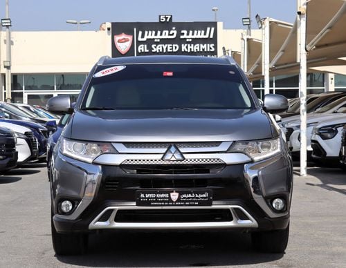 Mitsubishi Outlander GLX HIGHLINE LEATHER ACCIDENTS FREE - GCC - 7STR - 4 WD - PERFECT CONDITION INSIDE OUT