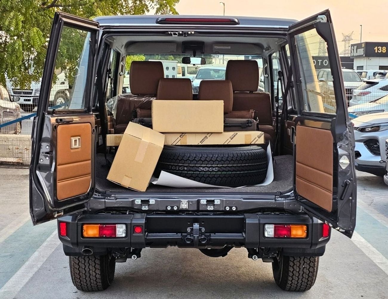 Toyota Land Cruiser 70 LC71 LX HARDTOP || 4.0L PETROL V6 A/T 4WD | DIFF LOCK | WINCH | LST, OVER FENDER (CODE # X71AFY)