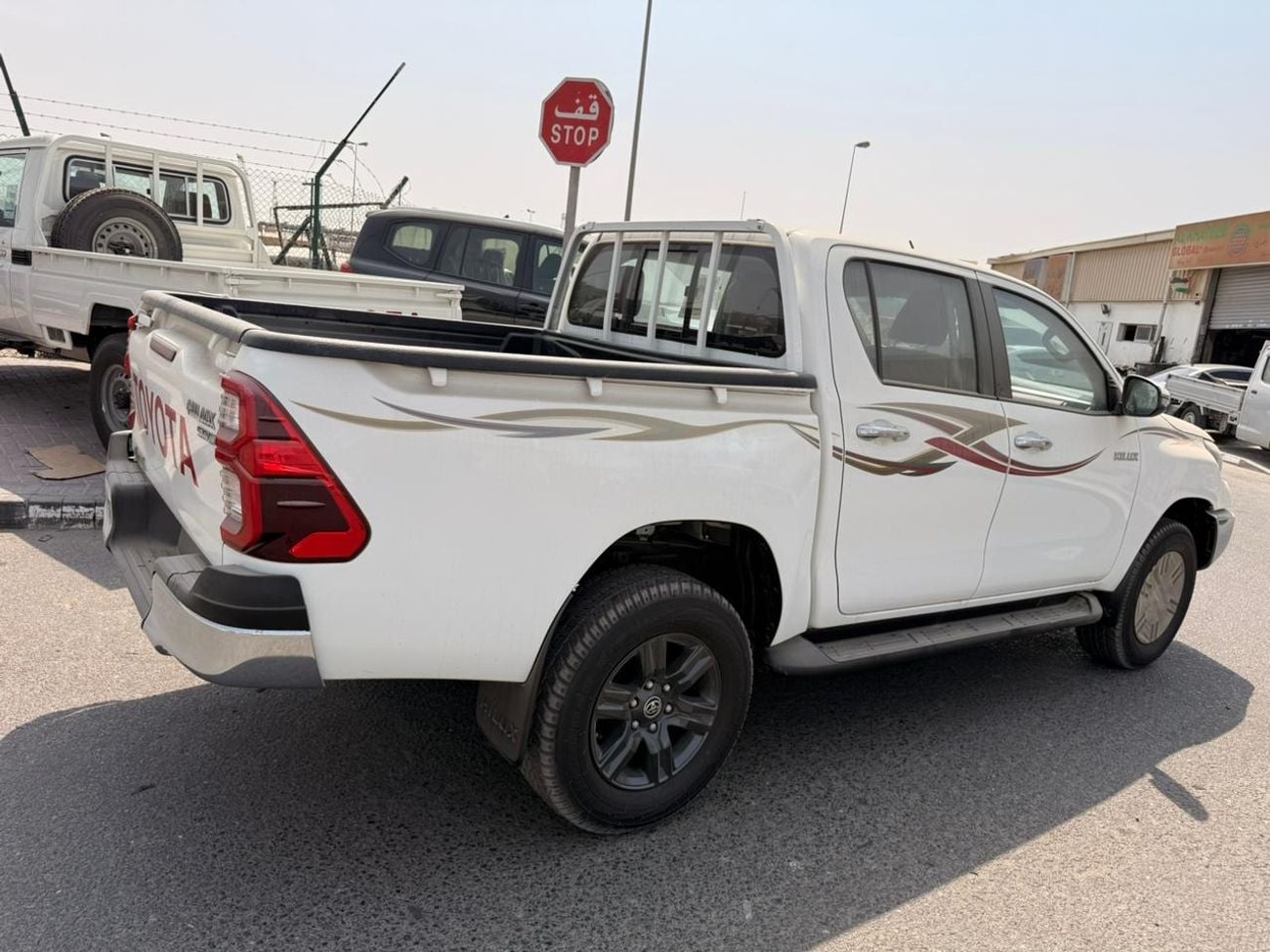 Toyota Hilux SR5 Toyota Hilux Petrol Automatic 4x4