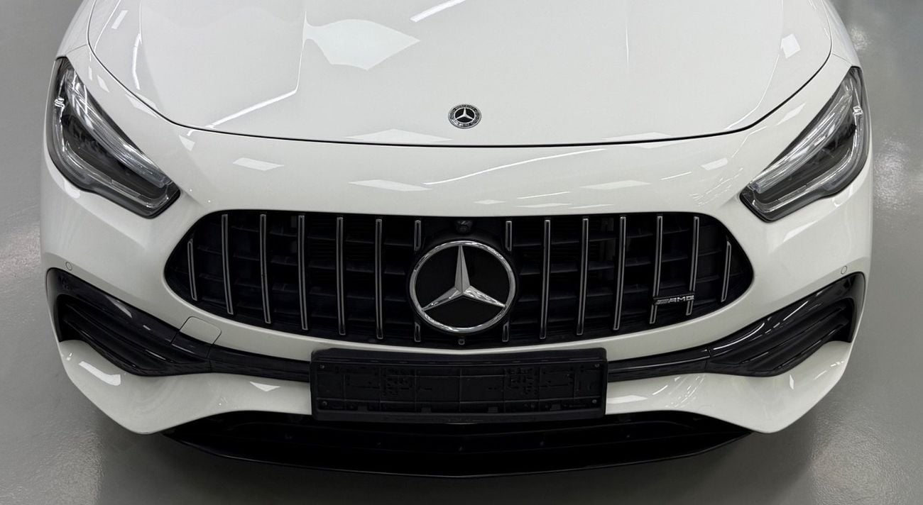 Mercedes Benz GLA 35 AMG 4MATIC GCC .. FSH .. Original paint .. Perfect Condition .. AMG