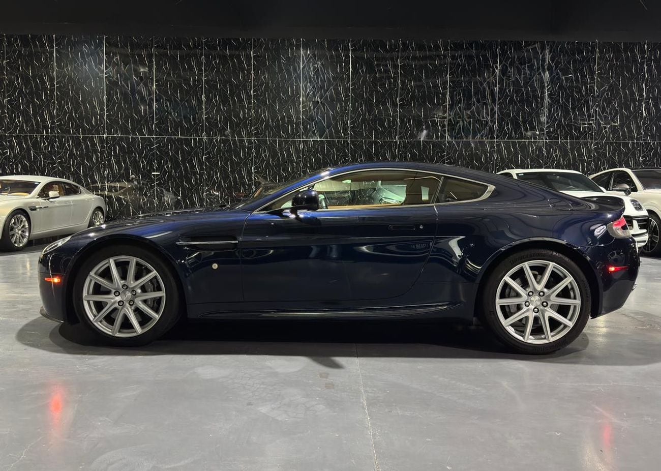 Aston Martin Vantage STD