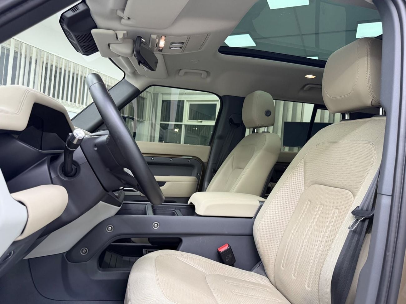 لاند روفر ديفندر 110 HSE P400
