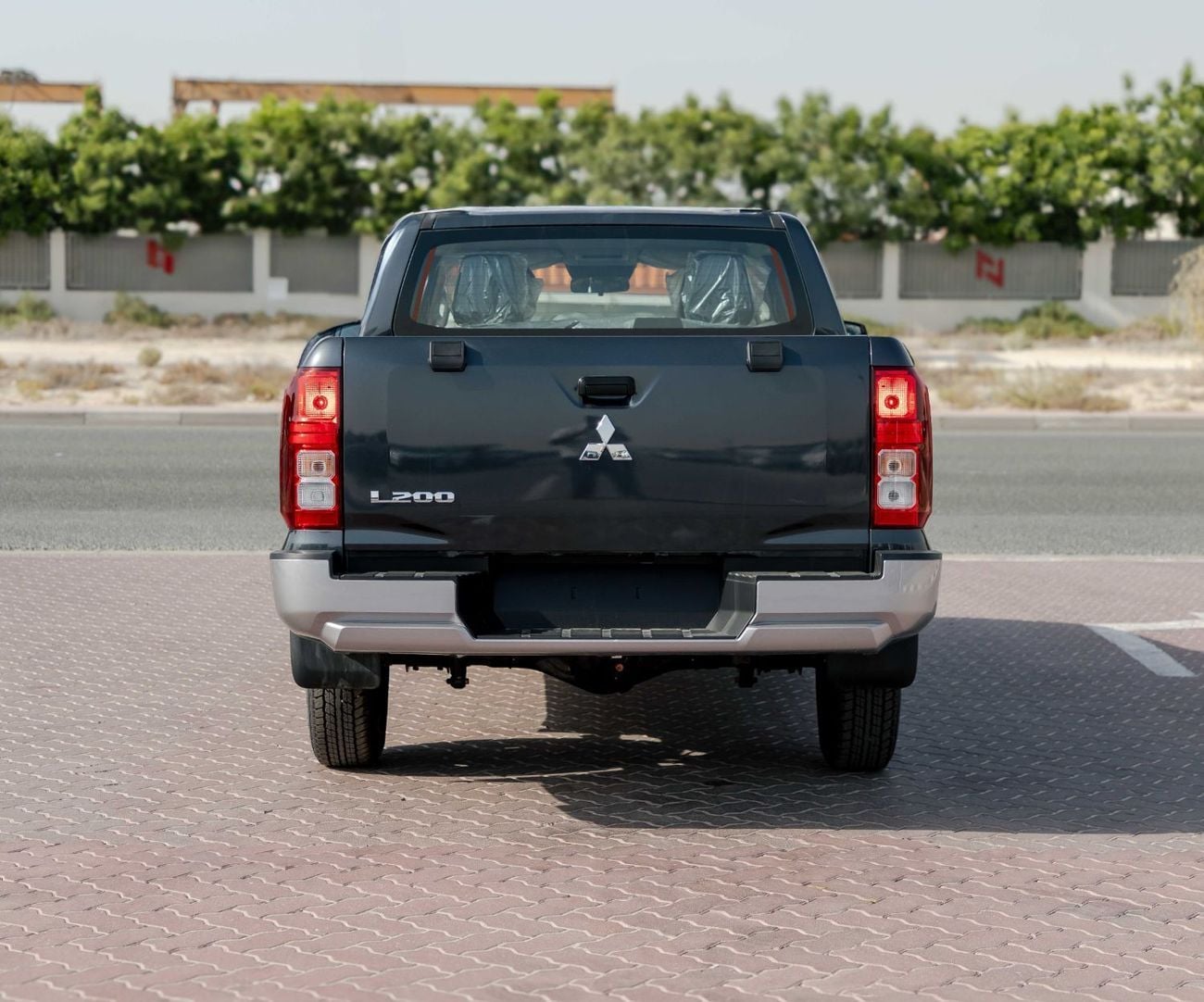 Mitsubishi L200 GL 2.4L - Manual - Grey Inside Black | Export Only