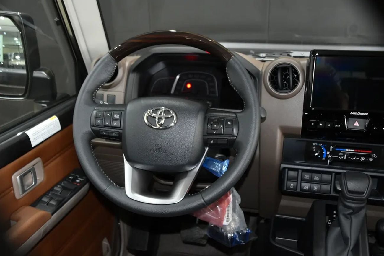 Toyota Land Cruiser 70 ll Land Cruiser Lc 76 Gcc ll Al-Futtaim Warranty