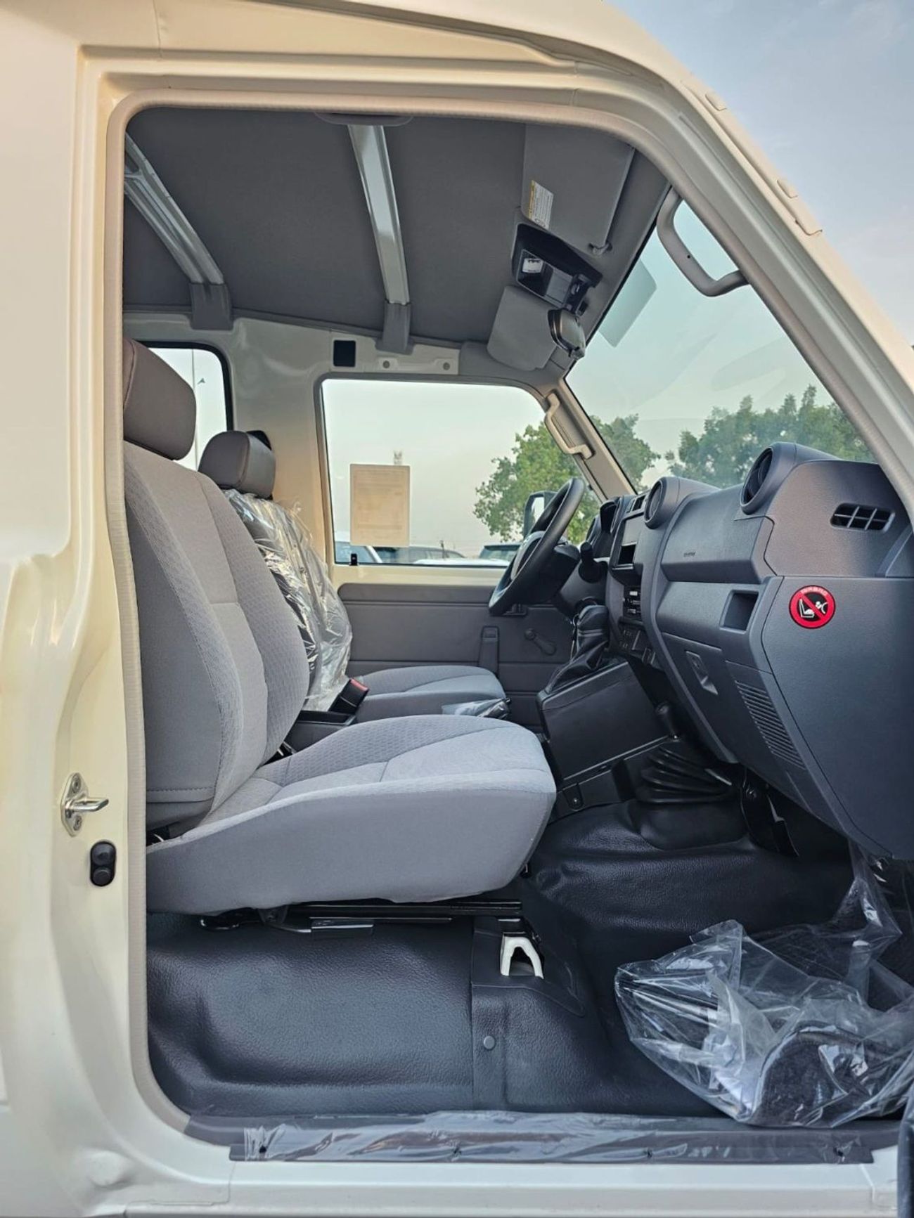 Toyota Land Cruiser 70 TOYOTA LANDCRUISER LC78 HARDTOP 3DOOR || 2.8L DIESEL A/T 4WD | DUAL TANK | MANUAL WINDOW (CODE #78AA