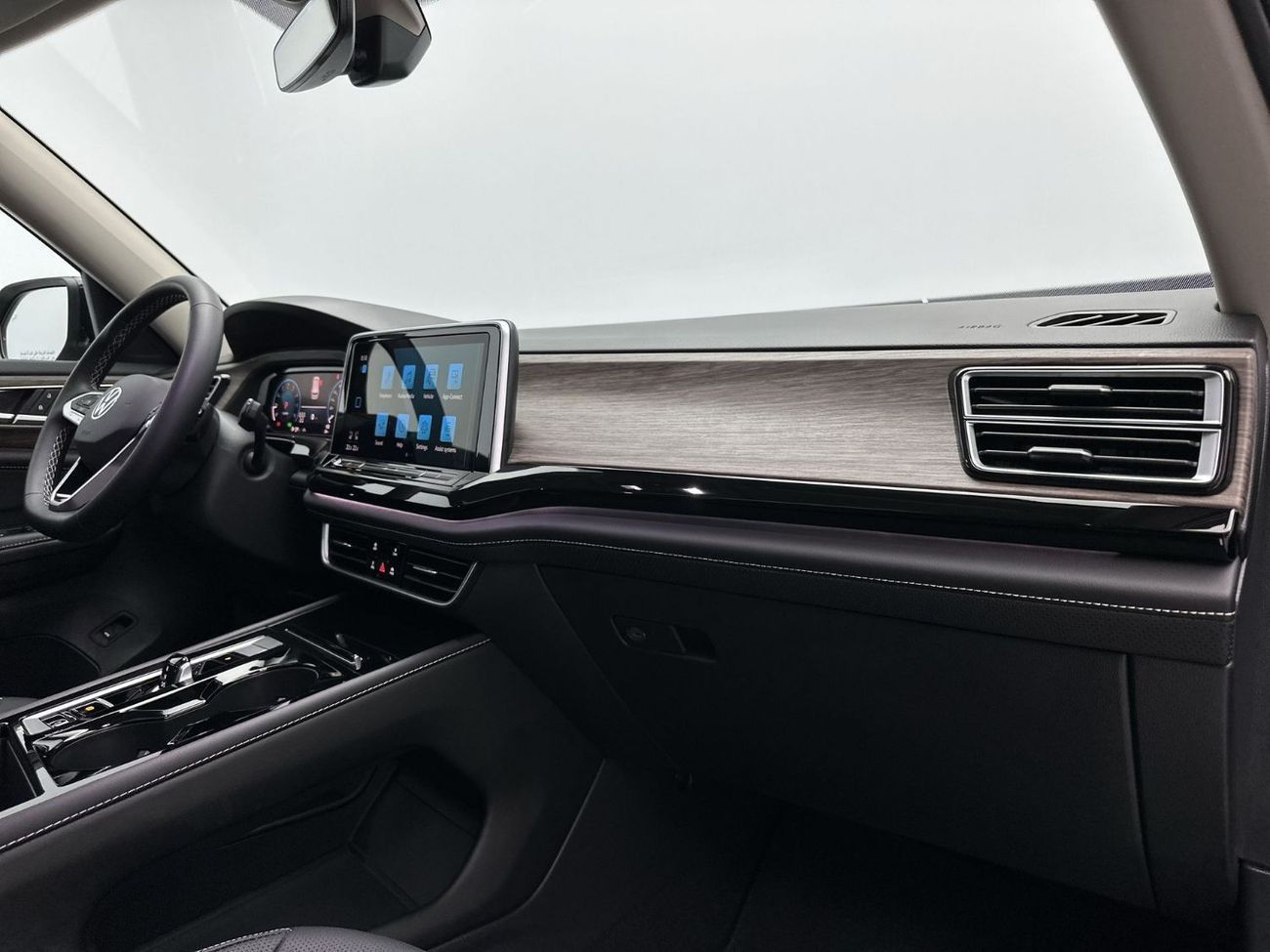 Volkswagen Teramont COMFORTLINE Teramont 2.0L (Facelift 2) | Refreshed Design & Panoramic Roof | 39,100 AED SAVINGS from