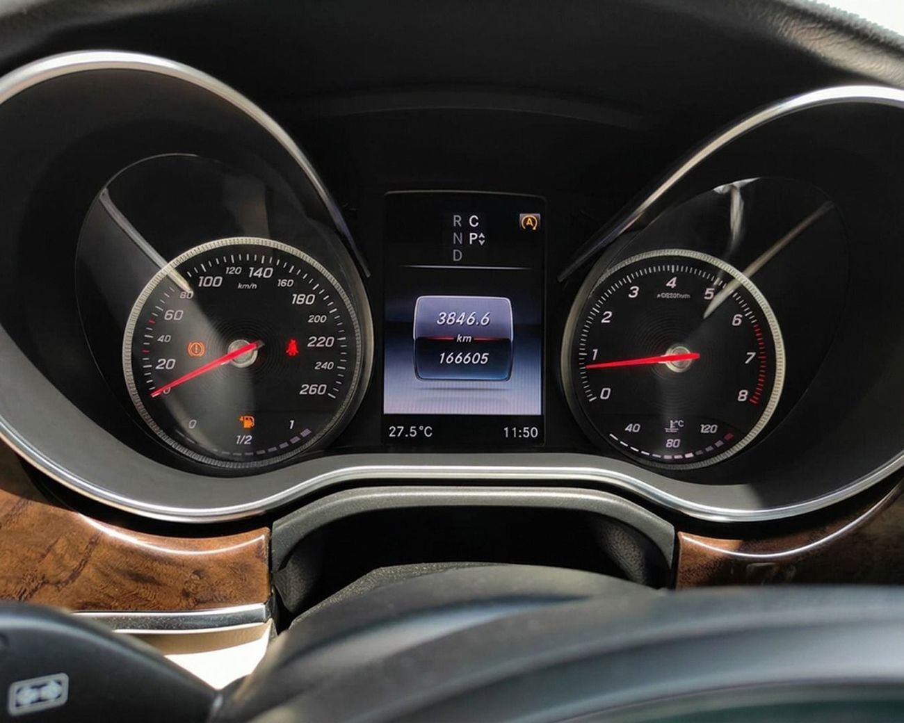 Mercedes Benz V 250 AVANTGARDE LWB l GCC Specs | AED 1,482 / Monthly
