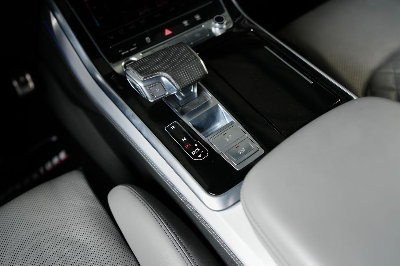 Audi Q8 55 TFSI S-LINE LUXURY Super SUV-Bang & Olufsen Advanced 3D Sound system-Well Maintained
