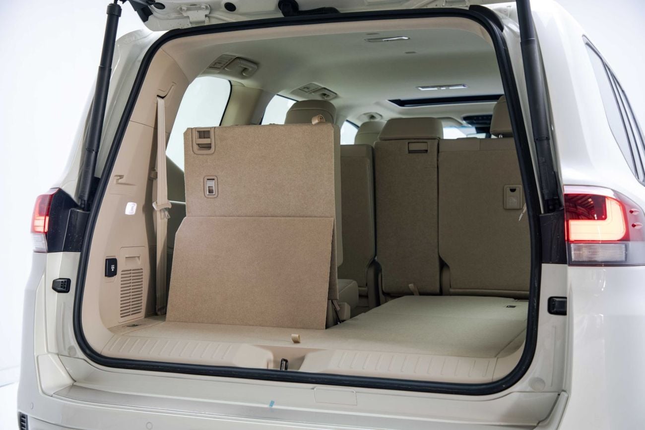 تويوتا لاند كروزر GXR LC300 3.5L - White Pearl Inside Beige | Export Only