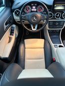Mercedes Benz GLA250 STANDARD STD