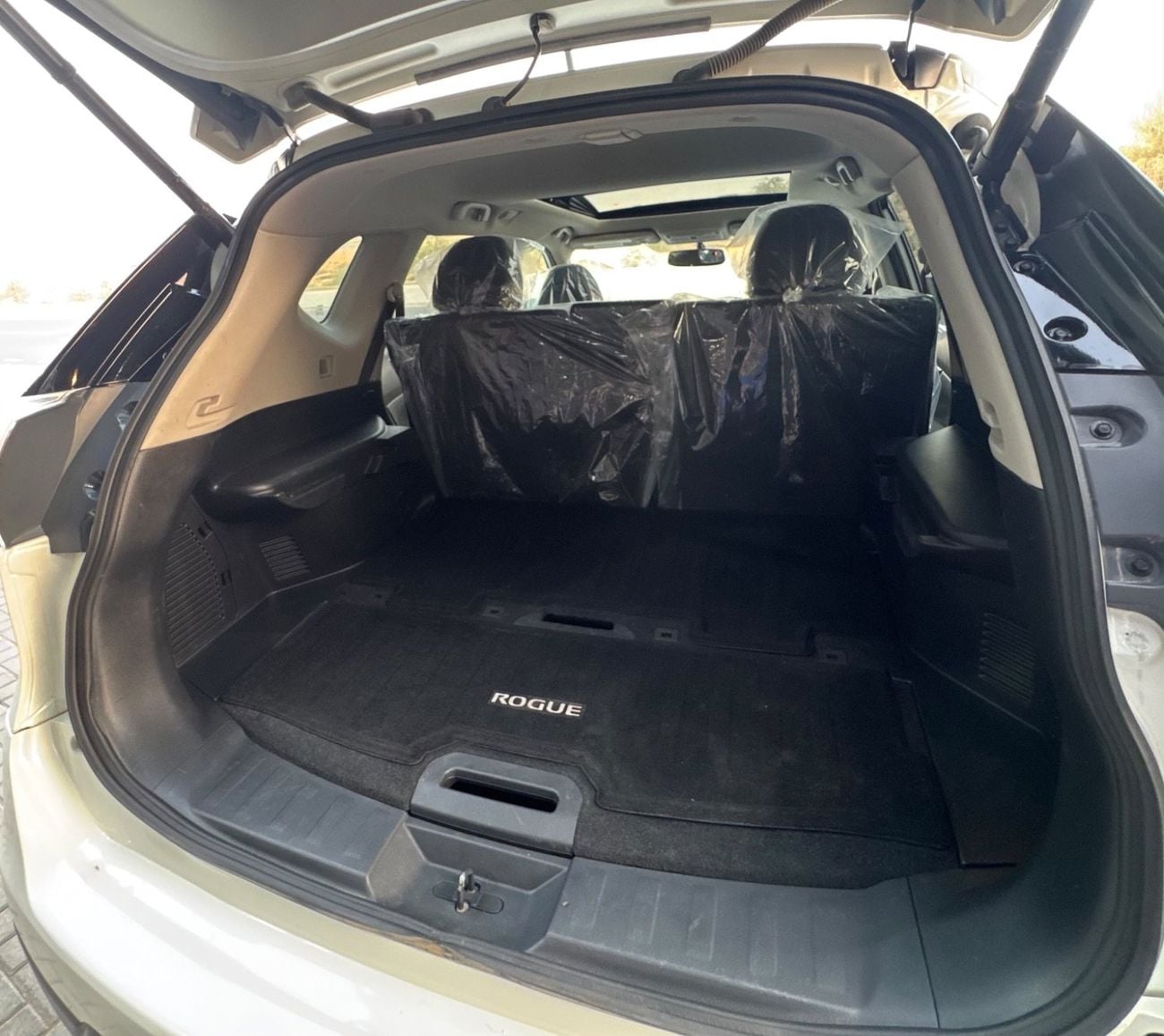 Nissan Rogue SL / V4 2.5L / PANORAMIC SUNROOF / AWD / 360 CAMERA / REAR AC