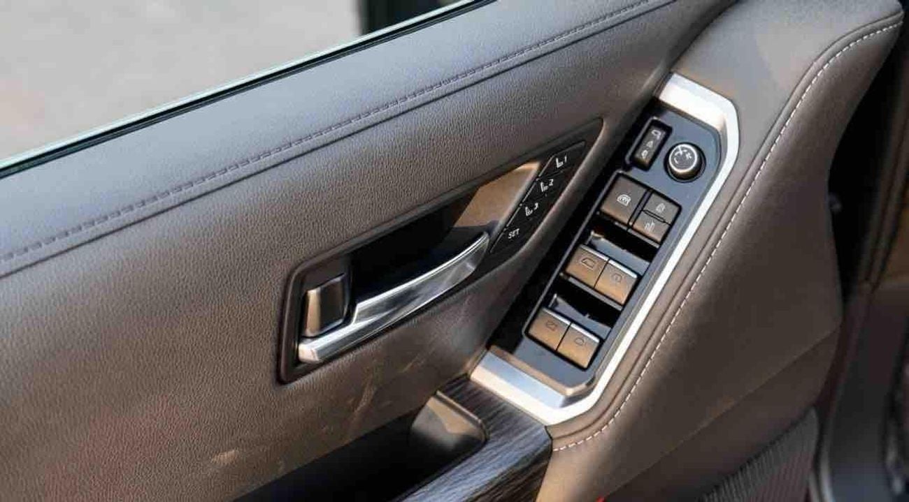 تويوتا لاند كروزر VXR 3.5TT VXR HUD-JBL SPEAKERS-YM2026