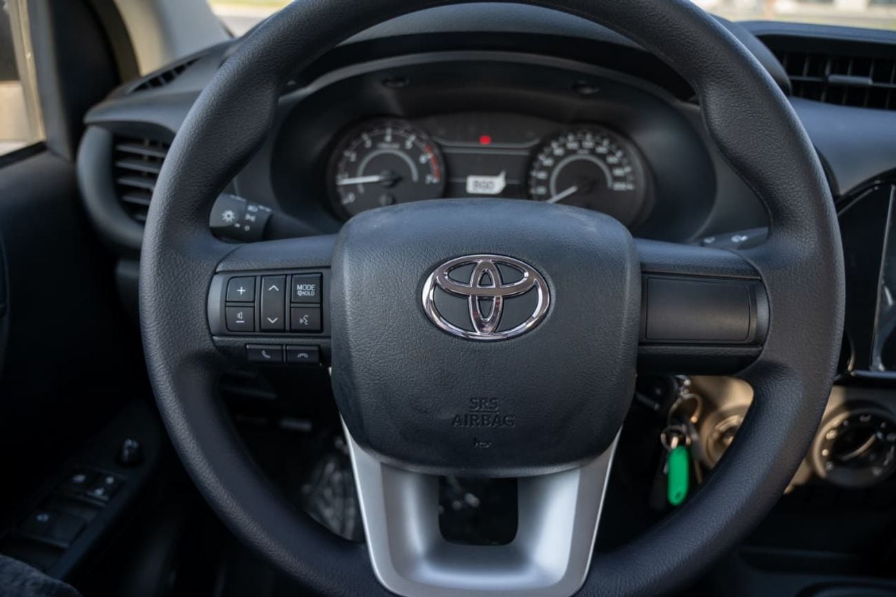 Toyota Hilux GL - Standard 2.7 4x4 Petrol Manual Transmission