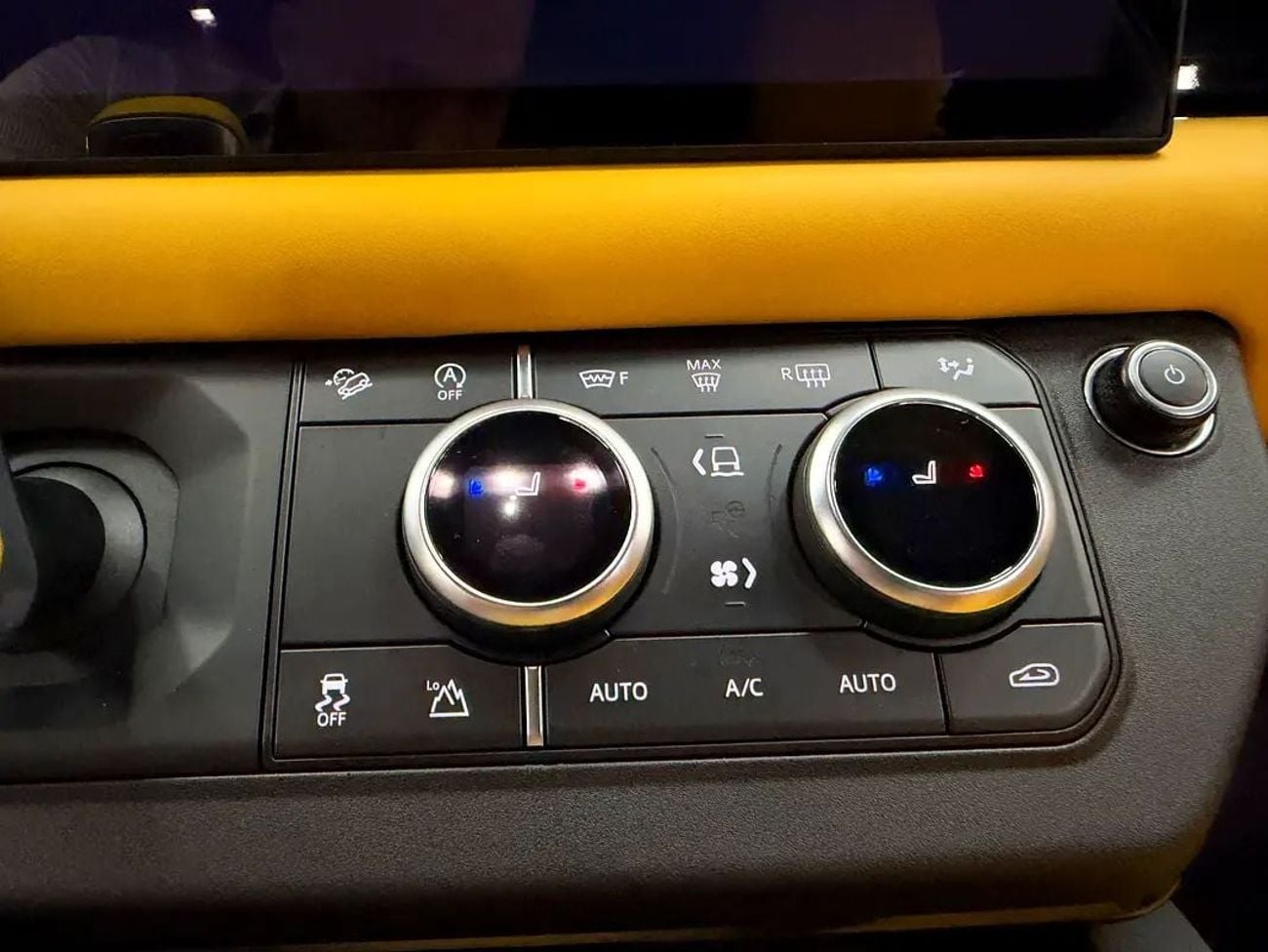 Land Rover Defender 90 X-DYNAMIC SE P300