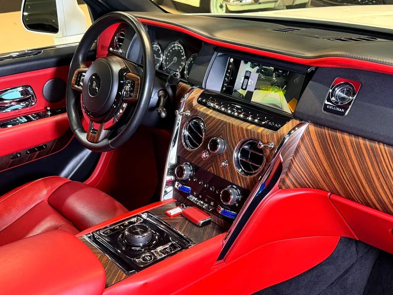 Rolls Royce Cullinan VIP EDITION GCC FHS 1 YEAR WARRANTY