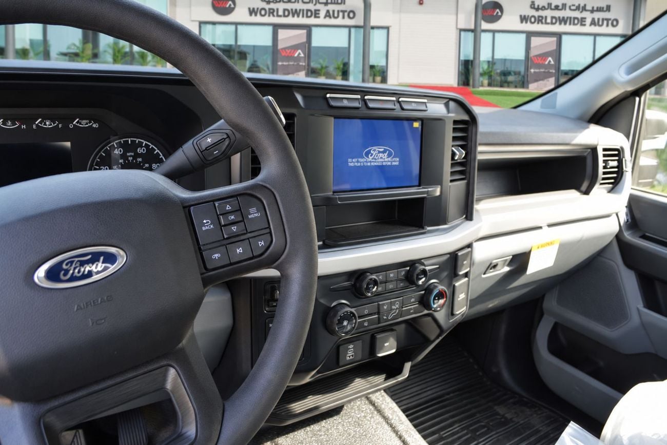 Ford F-550 Ford F-550 Super Duty XL DRW Chassis Regular Cab 4x4 2026 model