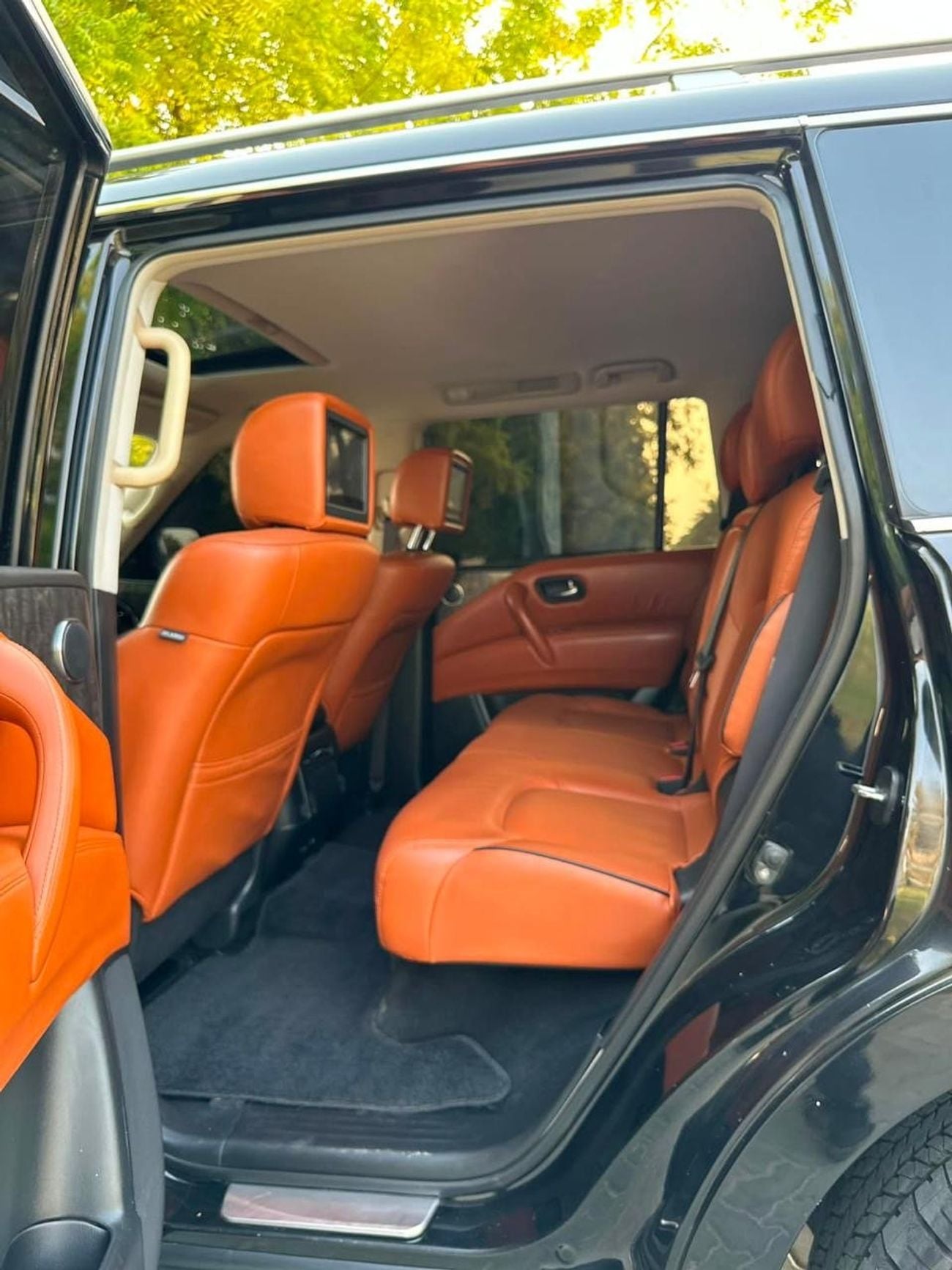 Nissan Patrol LE TITANIUM The large V8 engine